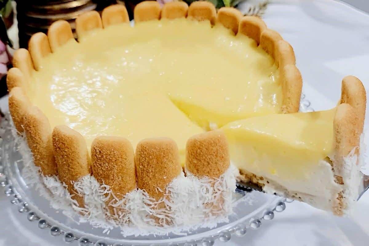 Torta de limão que não vai ao forno com massa de bolacha champagne deliciosa e surpreendente