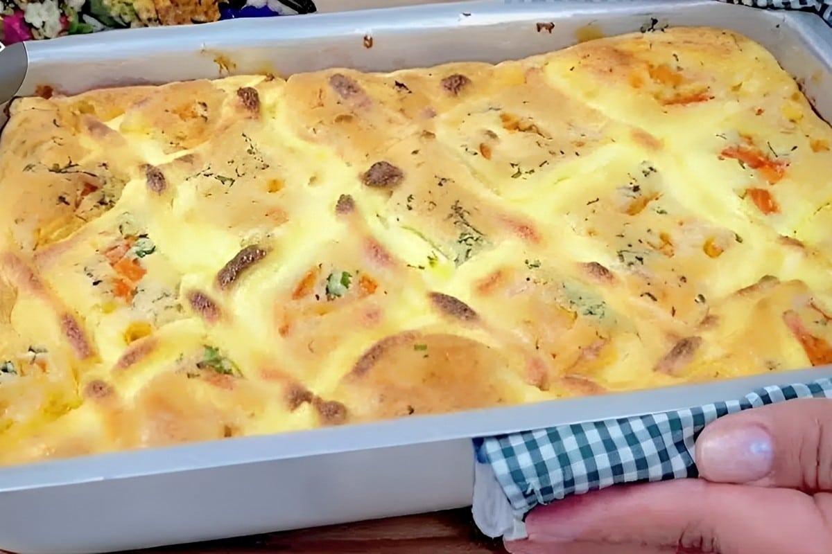 Torta de liquidificador simples e fácil de fazer é só bater os ingredientes rechear e assar