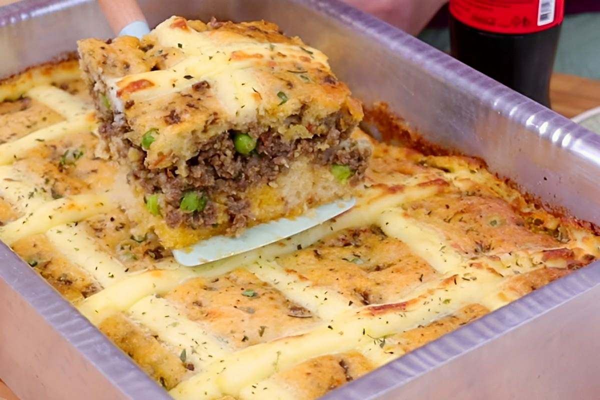Torta salgada de liquidificador feita sem leite muito fofinha saborosa e perfeita para o lanche