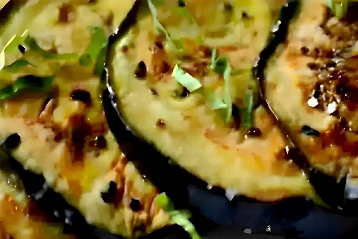 Berinjela assada no forno ou na AirFryer um acompanhamento leve e delicioso para a sua refeição
