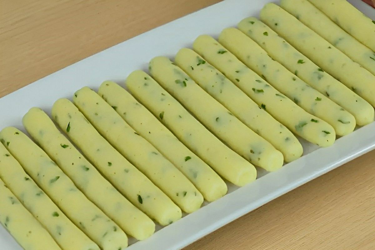 Misturei batata cozida e mais 2 ingredientes e fiz um bolinho de batata assado maravilhoso
