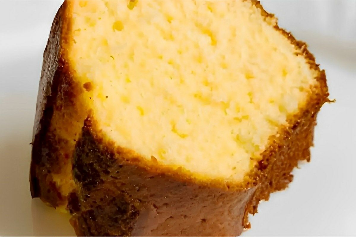 Bolo amanteigado de liquidificador muito fofinho delicioso e fácil de preparar