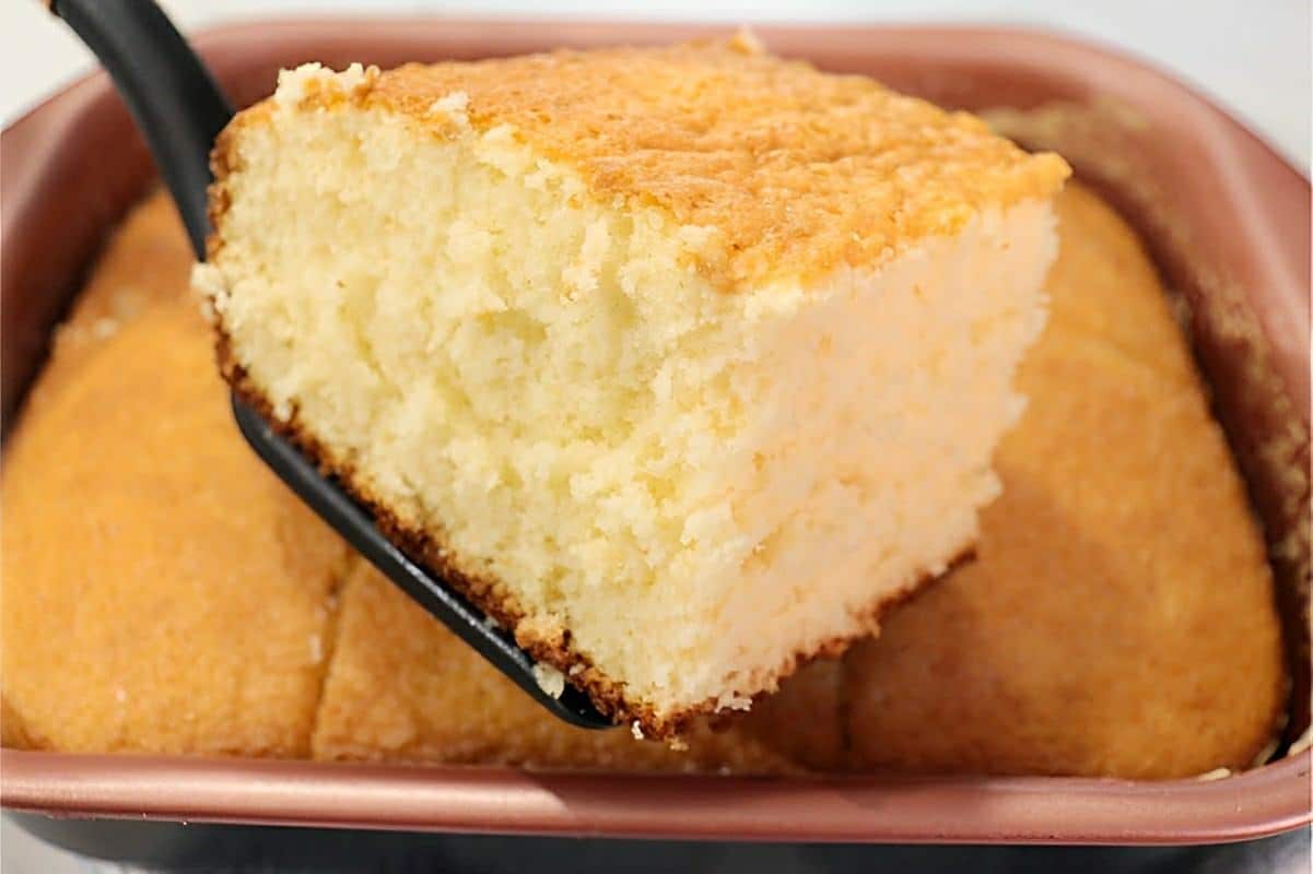 Bolo de leite quente sem óleo e sem manteiga fica uma delícia