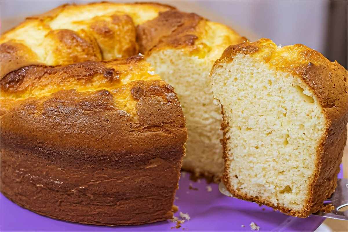 Bolo fofinho de liquidificador para deixar seu lanche ou café muito mais gostoso