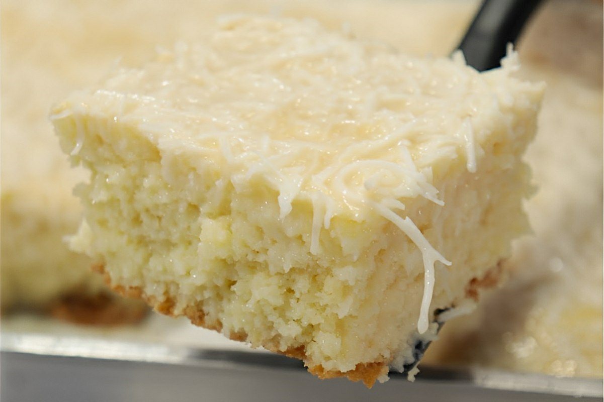 Bolo toalha felpuda molhadinho e perfeito para servir no lanche ou na sobremesa