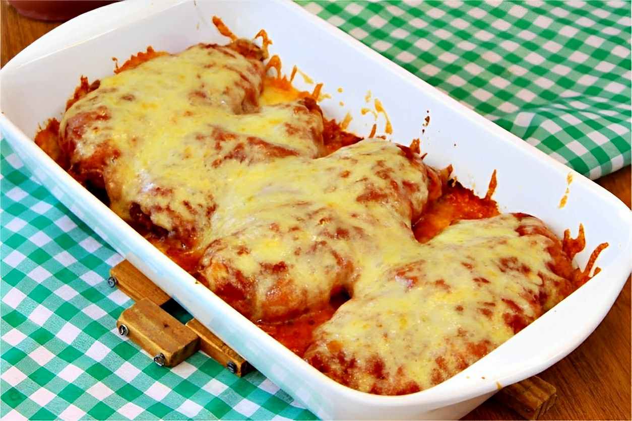 Filé de frango à parmegiana simples e muito prático para o seu almoço ou jantar