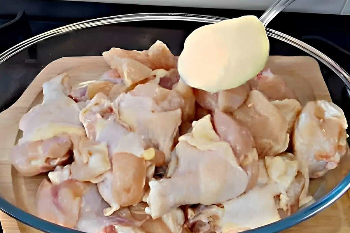 Frango assado rápido e prático: agora eu só faço essa receita e toda a família adora