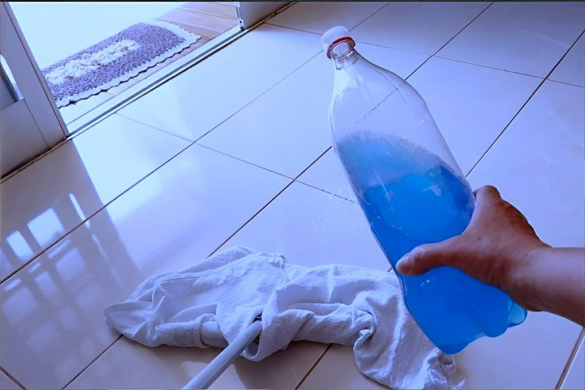 Limpa piso caseiro 3 em 1 para limpar desinfetar e deixar seu piso brilhando