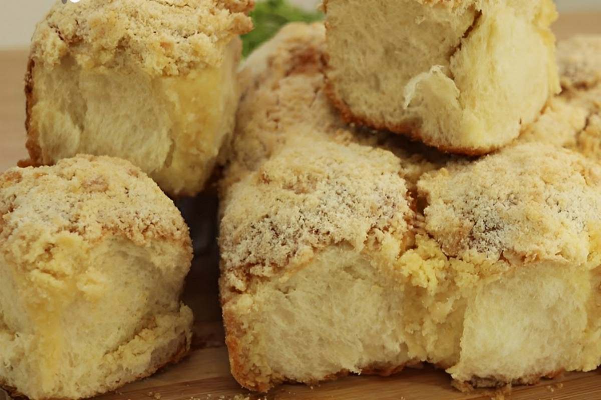 Pão doce cuquinha: um pão doce bem fofinho com farofinha por cima perfeito para a hora do café