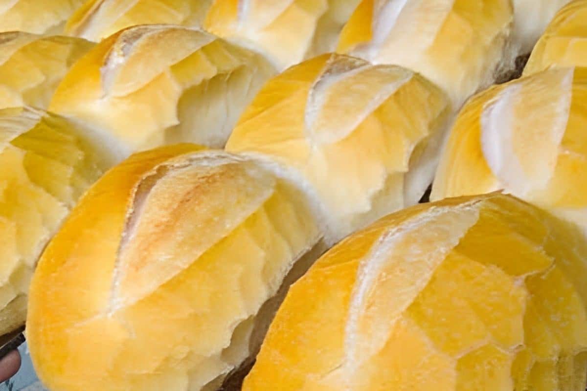 Pão francês que eu fiz em casa e ficou melhor que o padaria