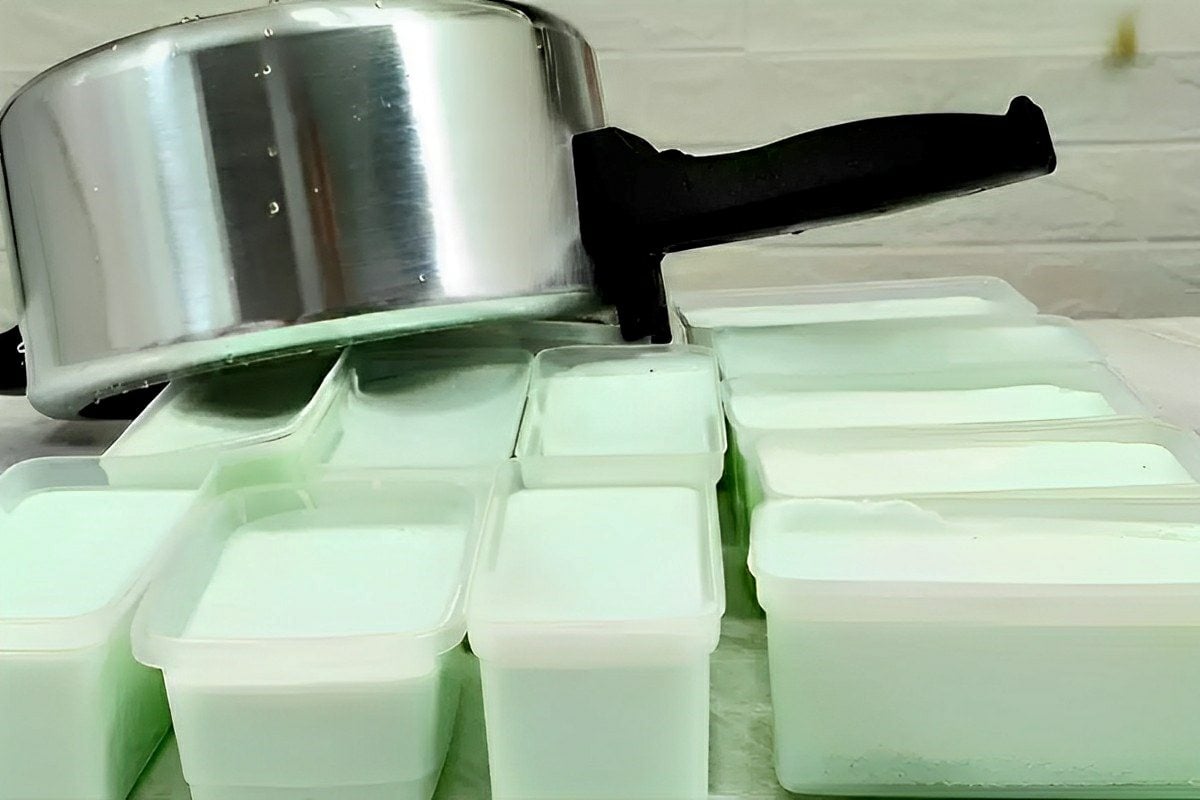 Pasta para limpar alumínio que deixa as suas panelas um espelho