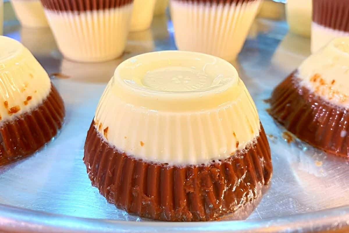 Pudim no copinho super cremoso e fácil de fazer é só bater os ingredientes no liquidificador e levar pra gelar