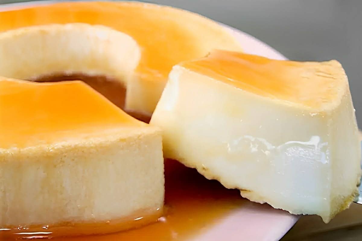 Pudim sem ovos e sem leite condensado simples e fácil é só bater os ingredientes e levar pra gelar