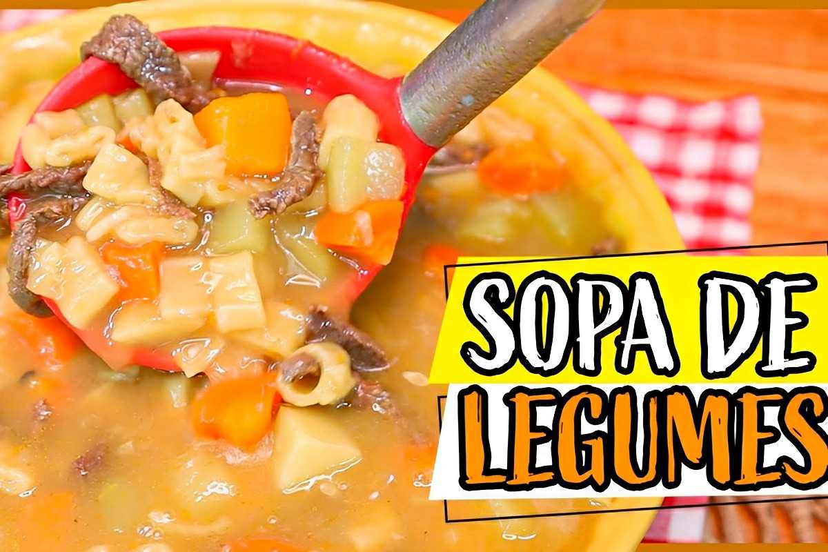 Sopa de legumes da vovó muito saborosa e perfeita para o jantar