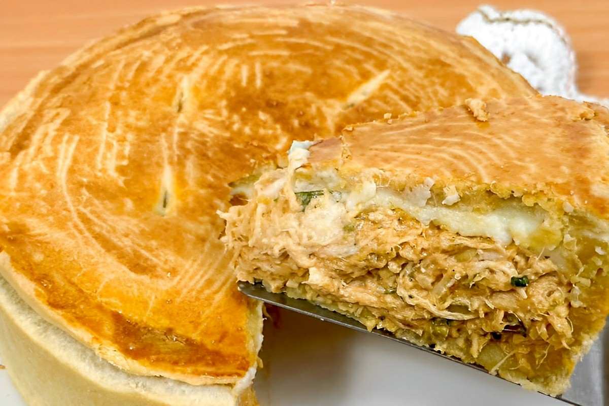 Torta de frango cremoso com massa de iogurte: uma receita de dar água na boca