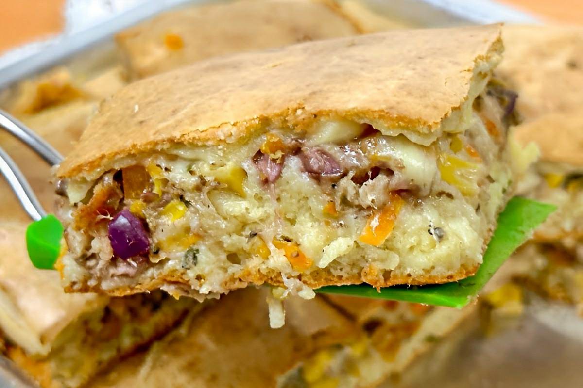 Torta de sardinha com queijo feita no liquidificador e perfeita para o lanche
