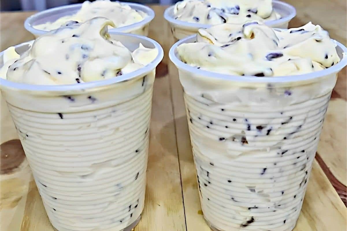 Sobremesa deliciosa de liquidificador feita com poucos ingredientes