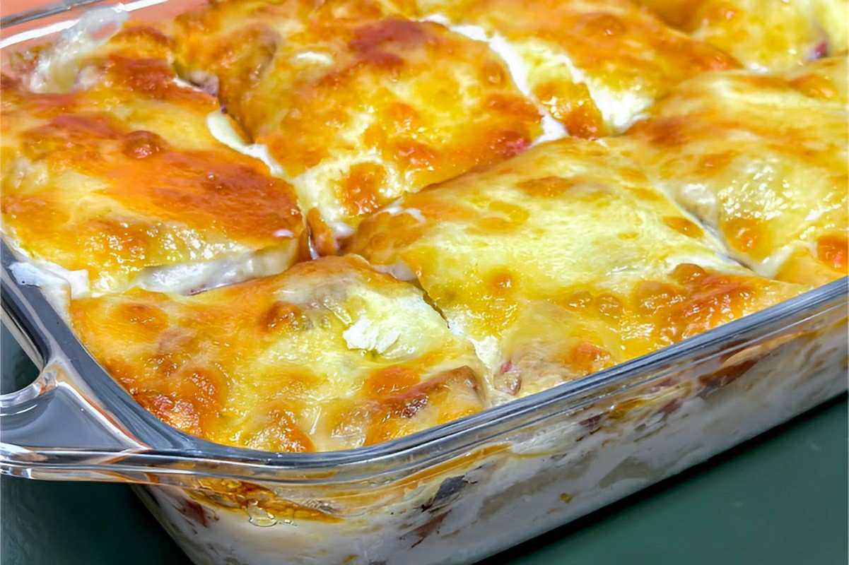 Almoço gratinado com macaxeira e calabresa: uma receita diferente para variar o cardápio do dia a dia
