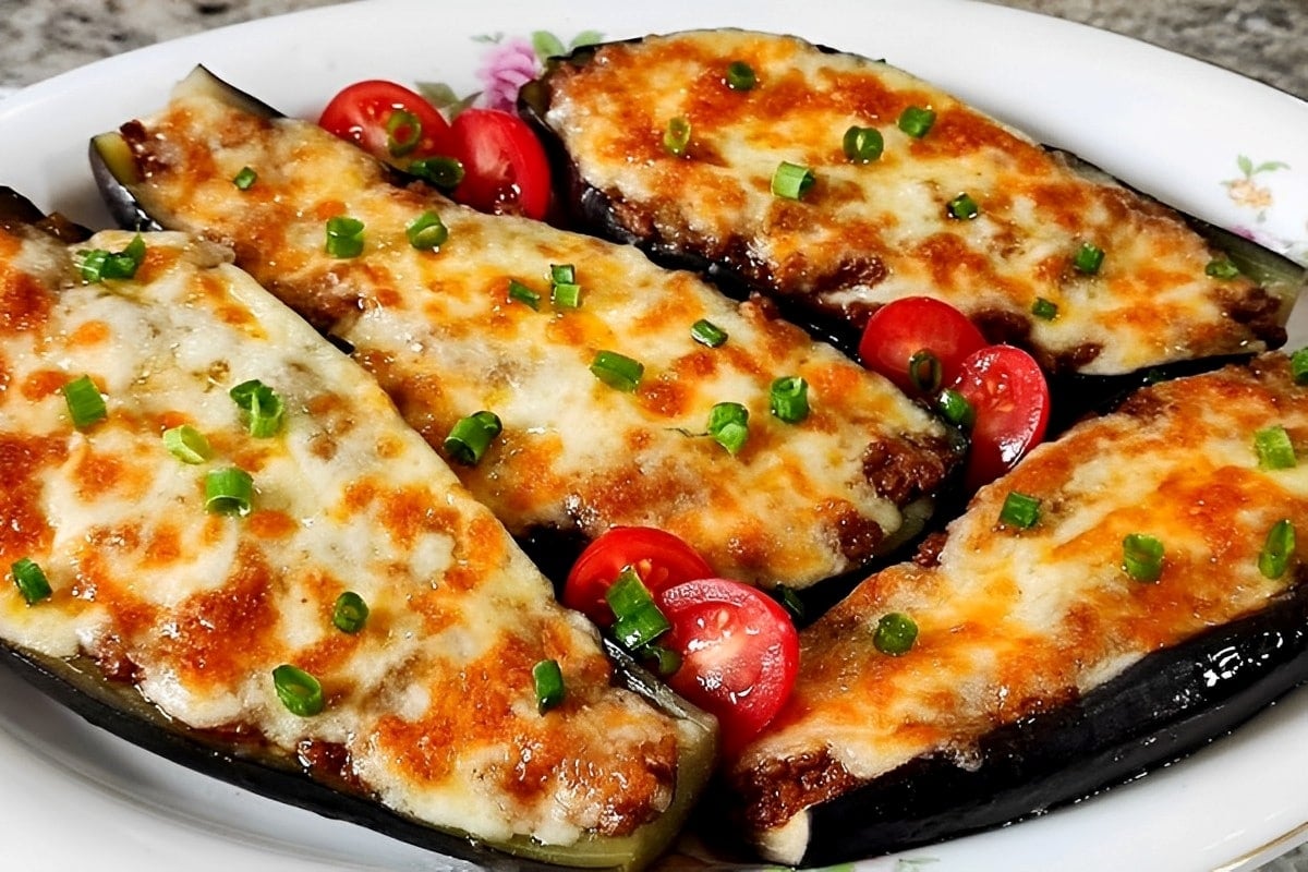 Berinjela recheada com carne moída: uma receita econômica e deliciosa para o seu almoço ou jantar