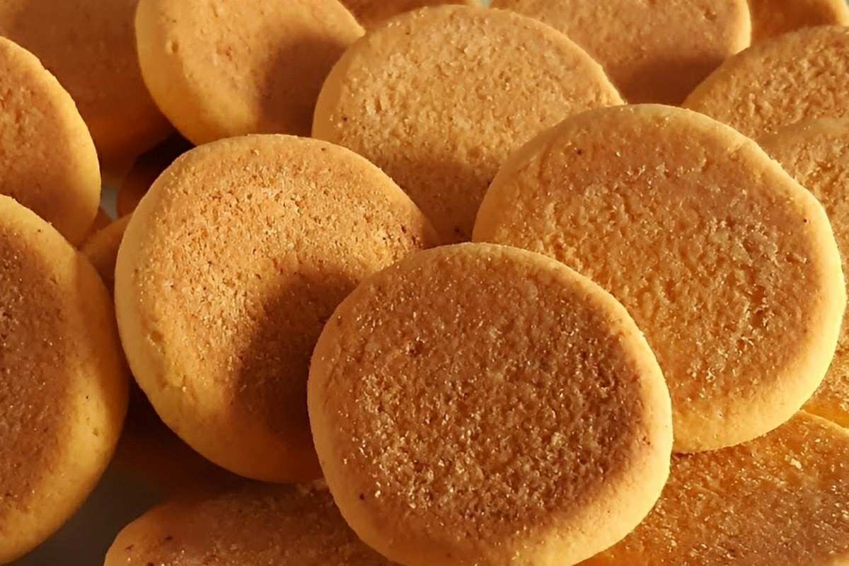 Minha avó finalmente revelou a receita de bolachinha de fubá que meus primos tanto adoram