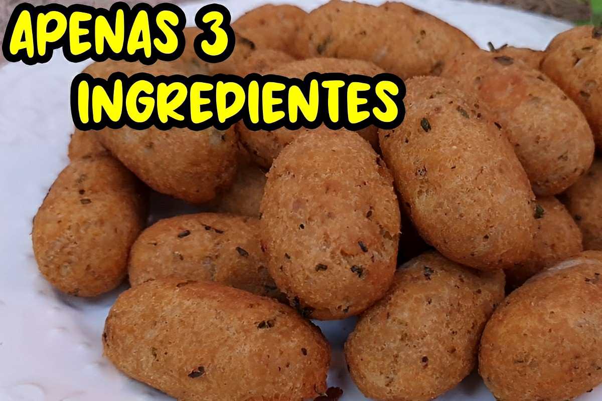 Bolinho de batata com frango sequinho e gostoso feito com massa de 3 ingredientes
