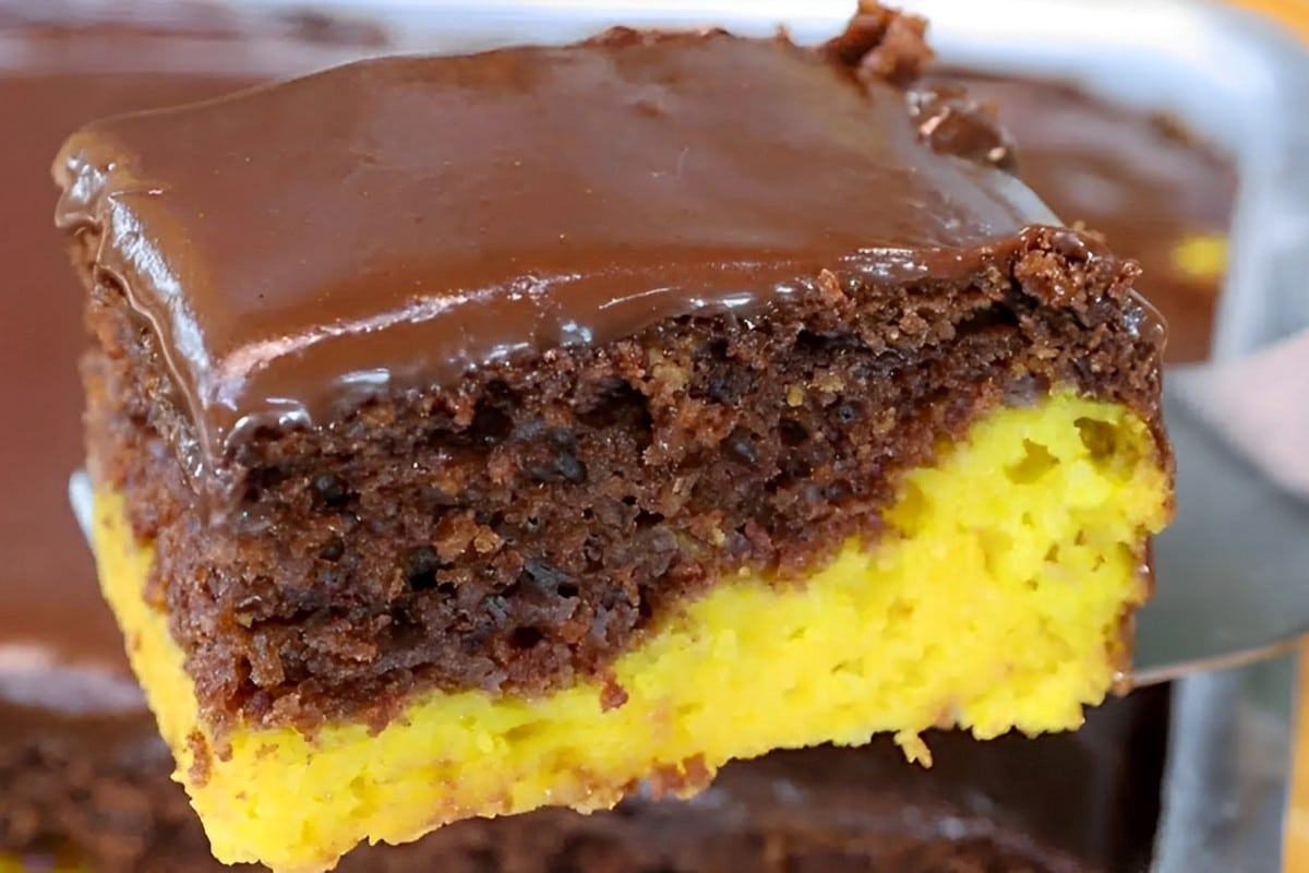 Bolo de cenoura com chocolate: a combinação perfeita para o lanche de toda a família