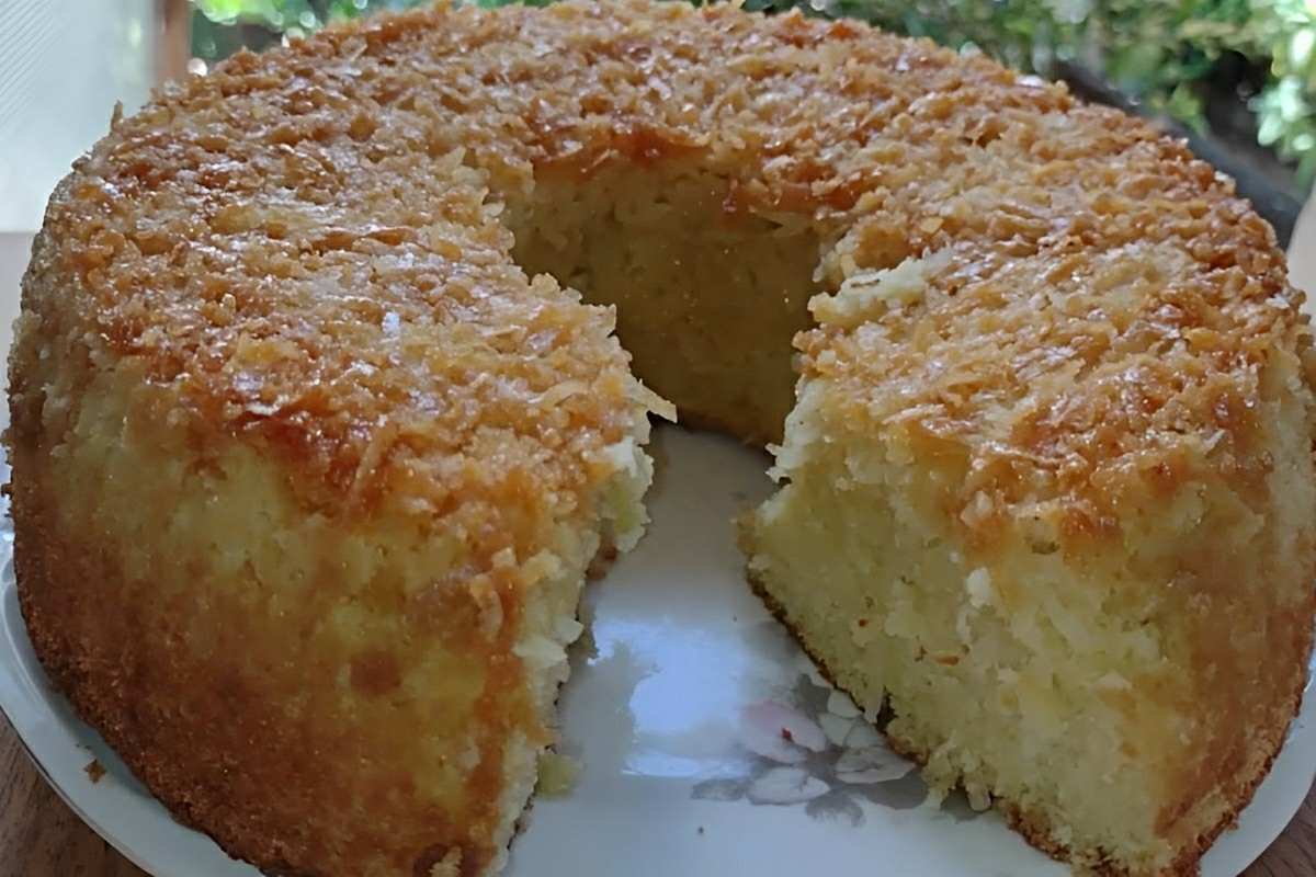 Bolo de coco simples e fácil um bolo perfeito para o seu lanche da tarde ou café da manhã