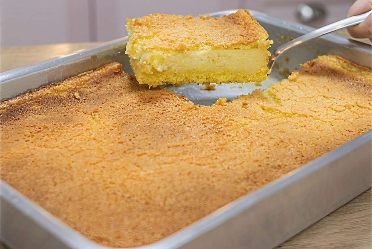 Bolo de fubá cremoso de liquidificador muito fácil de fazer e perfeito para o lanche