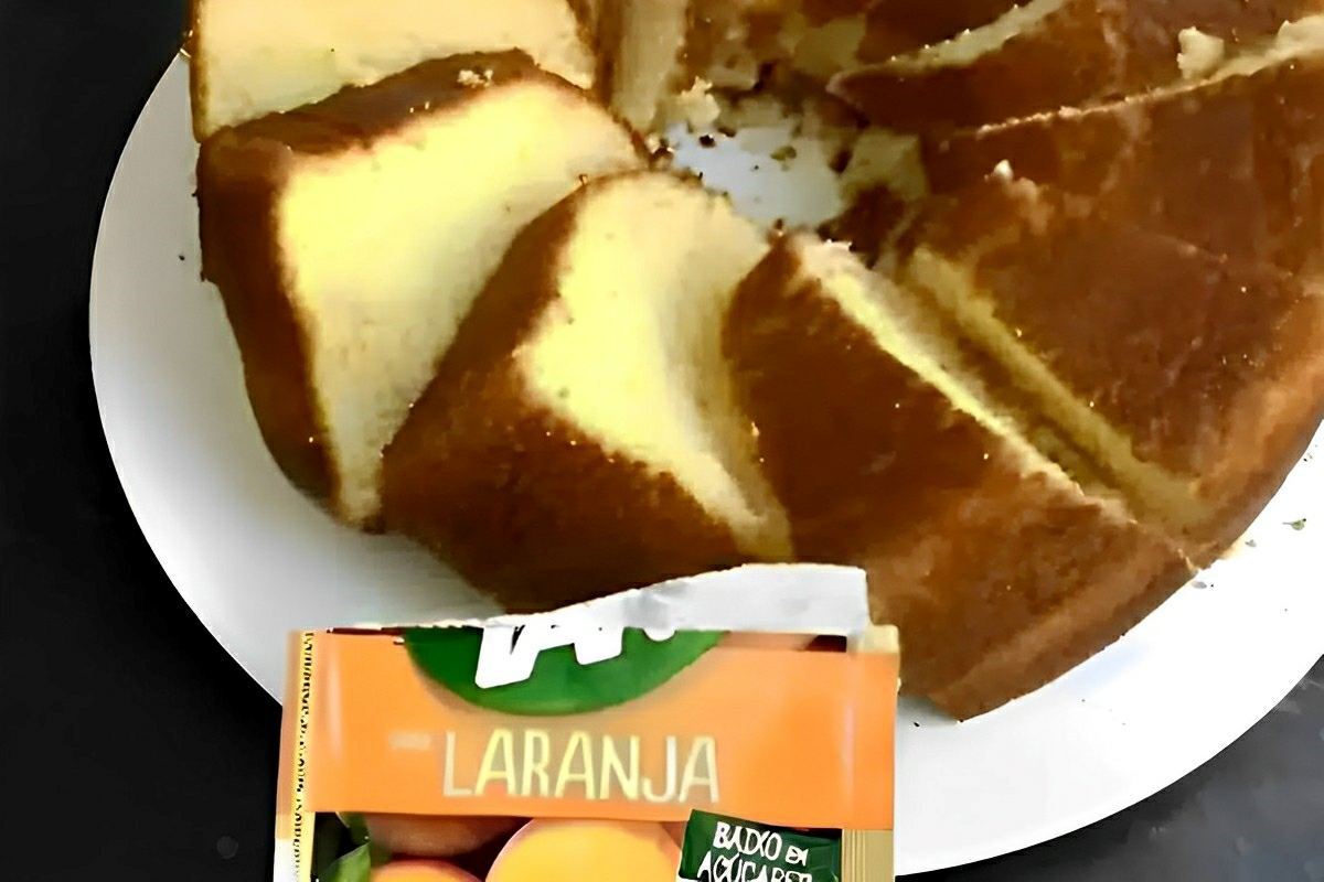 Bolo de laranja com suco Tang simples e fácil é só bater os ingredientes no liquidificador e assar