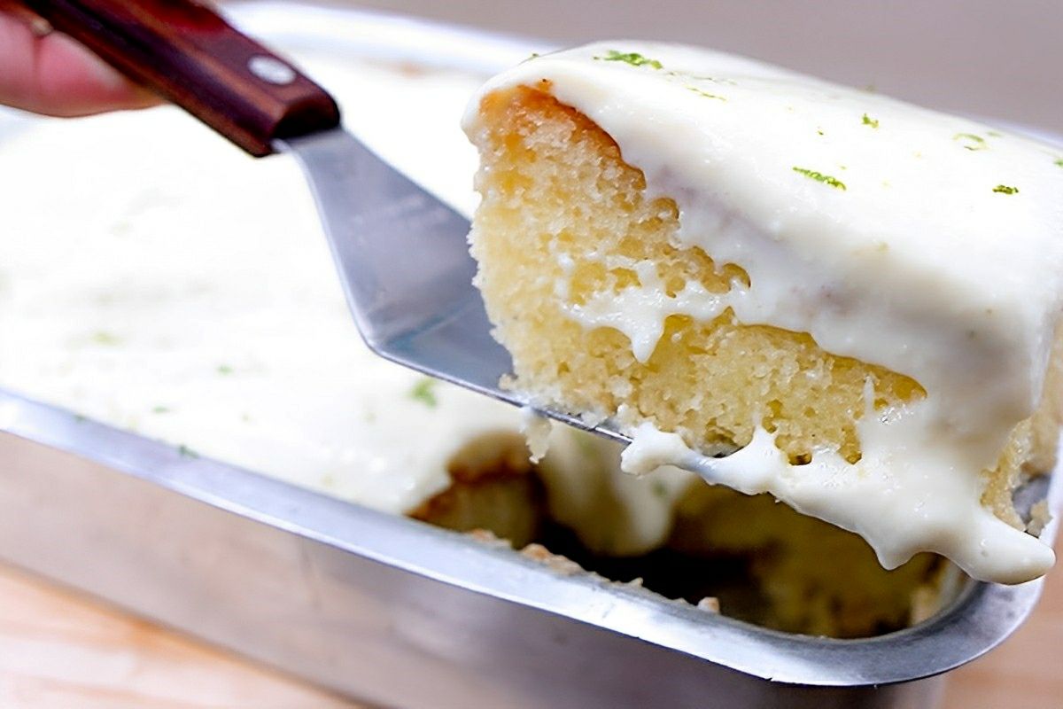 Bolo de limão sem farinha tão leve que desmancha na boca