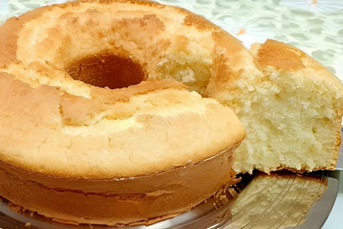 Bolo fofinho de tapioca com coco perfeito para o seu lanche da tarde ou café da manhã