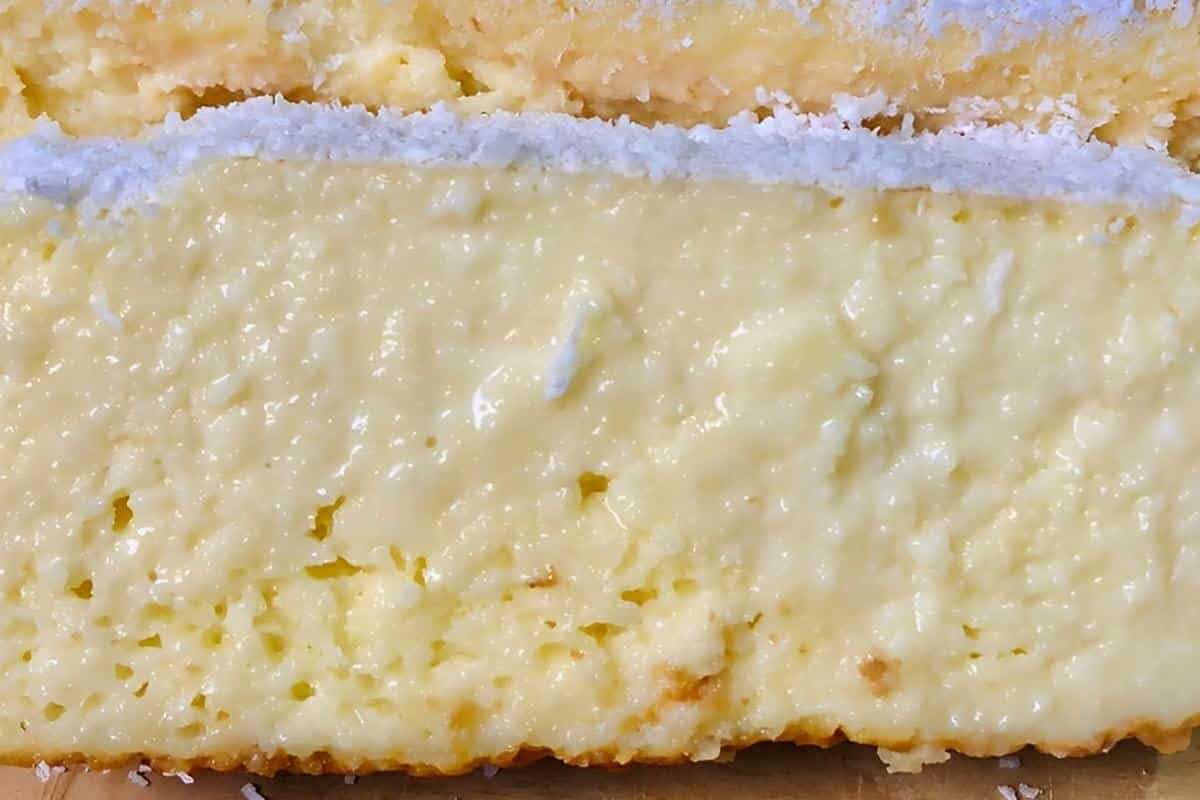 Bolo nuvem de coco um bolo de coco muito cremoso bem molhadinho que desmancha na boca