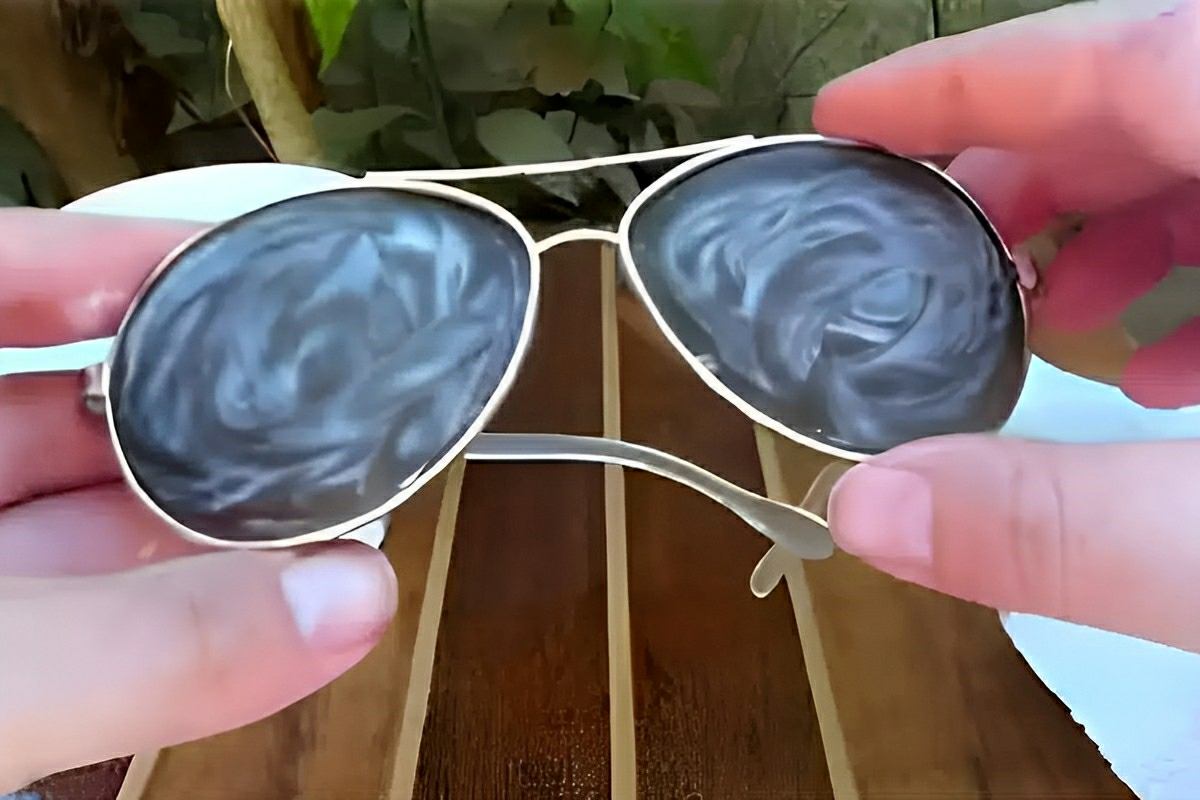 Como tirar arranhões de óculos e deixar as lentes como novas usando apenas 2 ingredientes