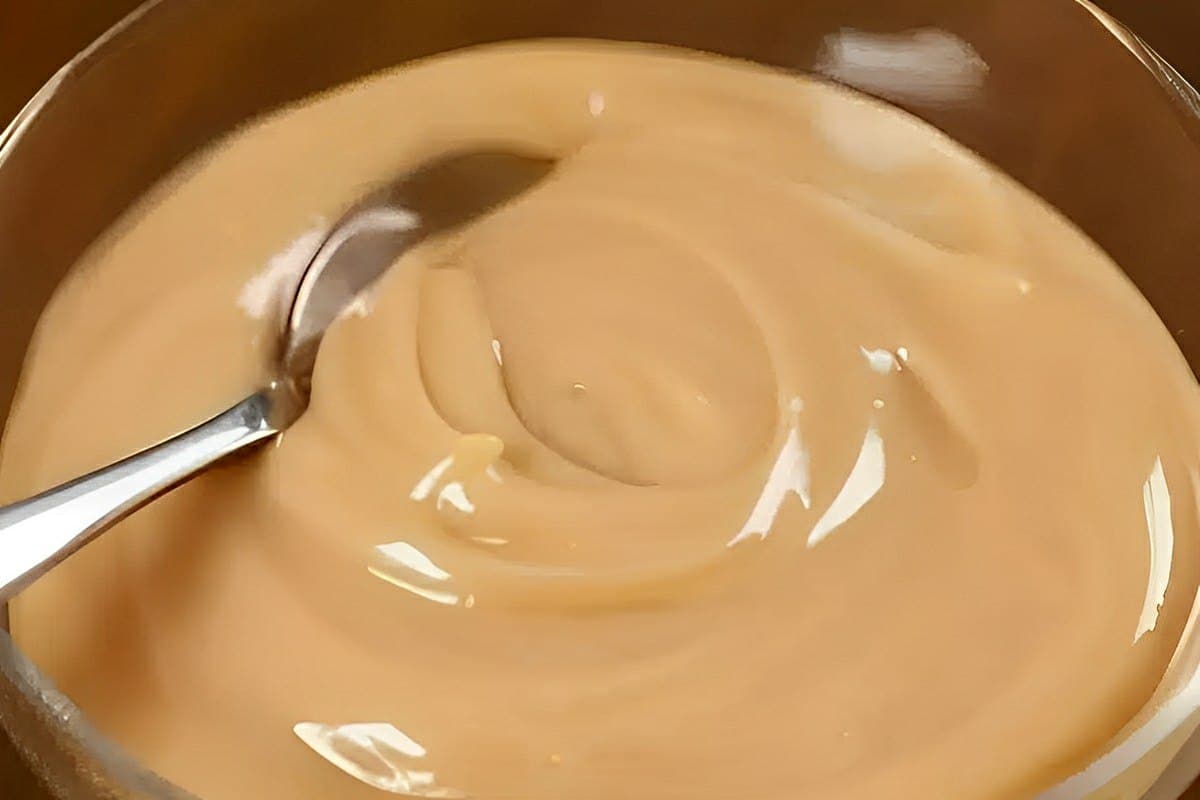 Misturei apenas 2 ingredientes e fiz um doce de leite perfeito para comer de colher