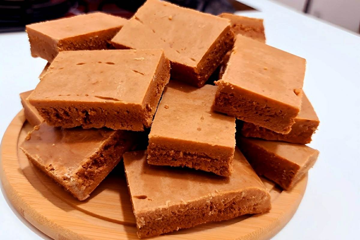 Doce de leite de corte com 2 ingredientes para aquela hora que dá vontade de comer um docinho