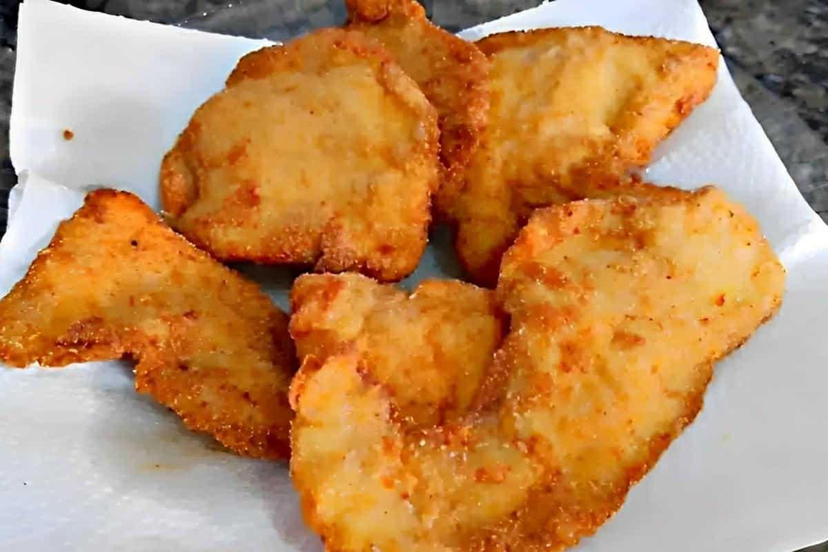 Frango empanado sem ovos e sem farinha de trigo muito simples e fácil de fazer