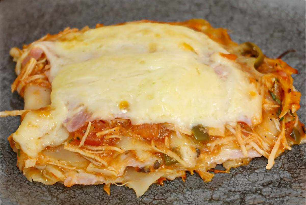 Lasanha de frango com queijo e presunto perfeita para o almoço em família