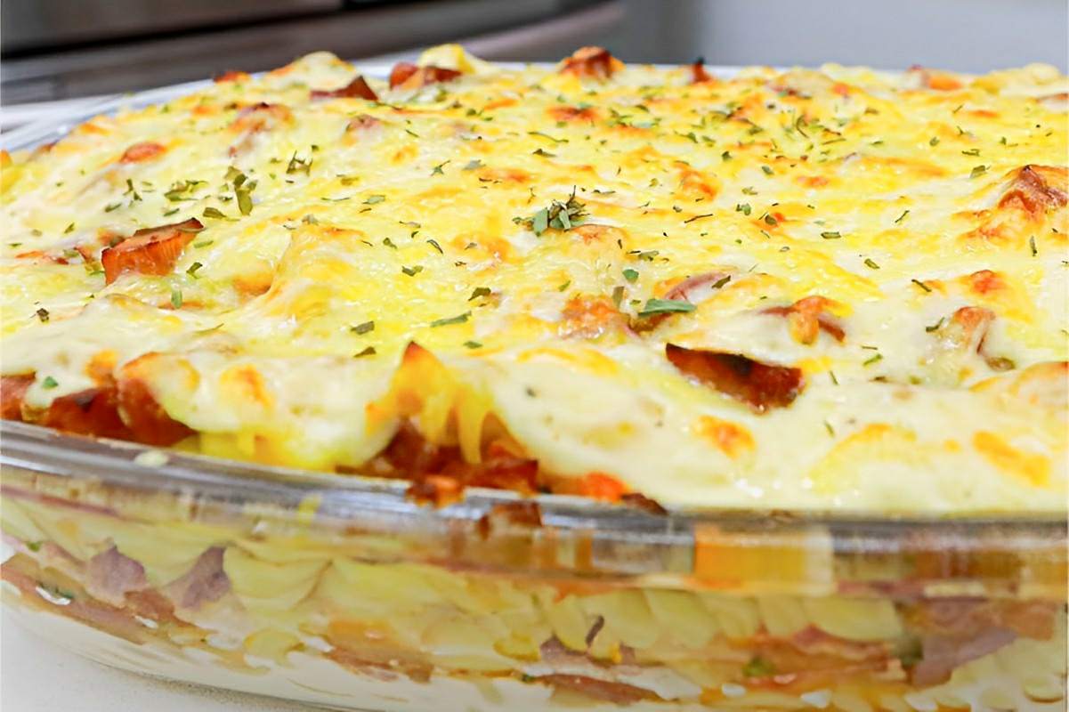 Fiz esse macarrão com calabresa para o almoço em família e foi um sucesso