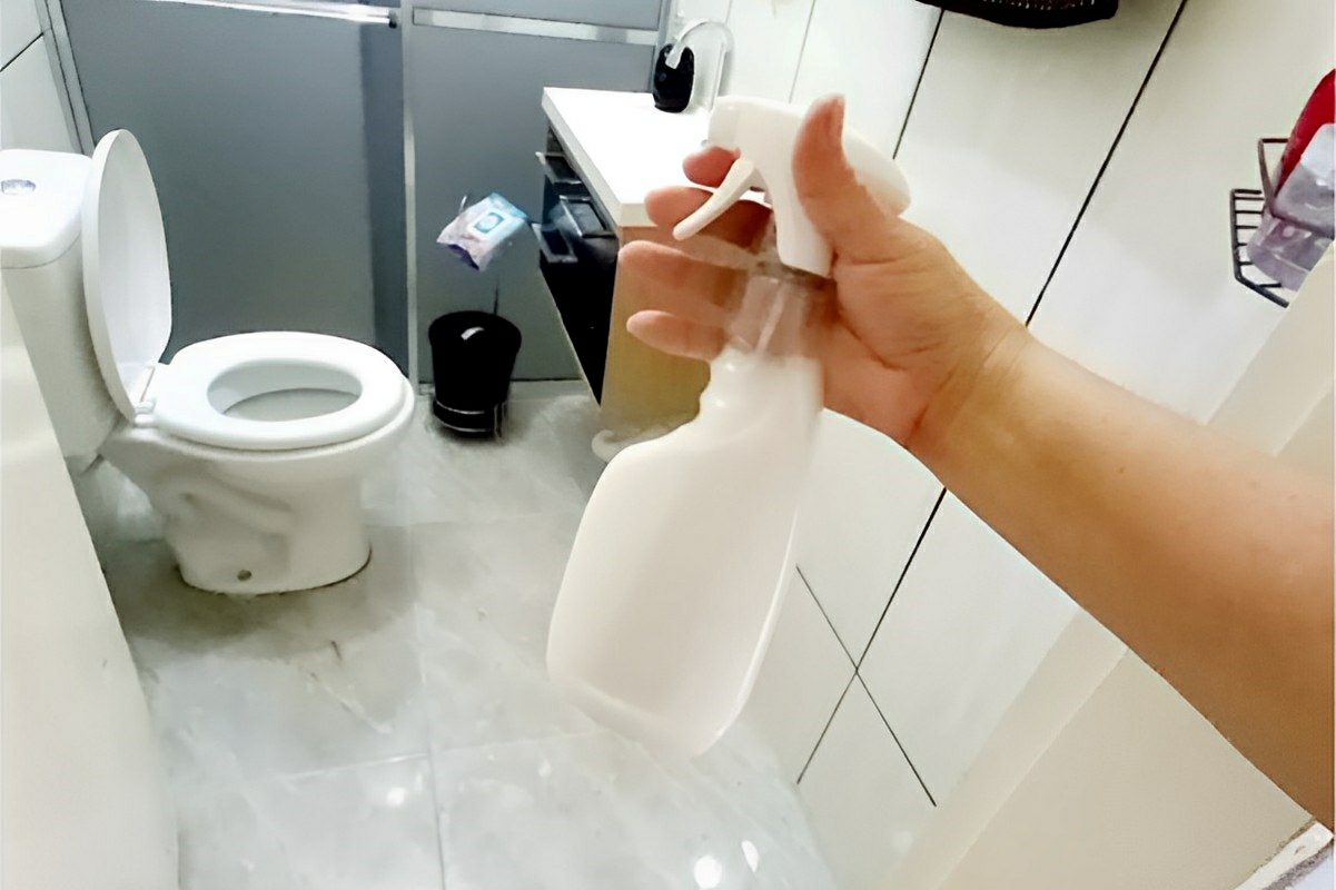 Misturinha para limpar o banheiro inteiro com apenas 3 ingredientes