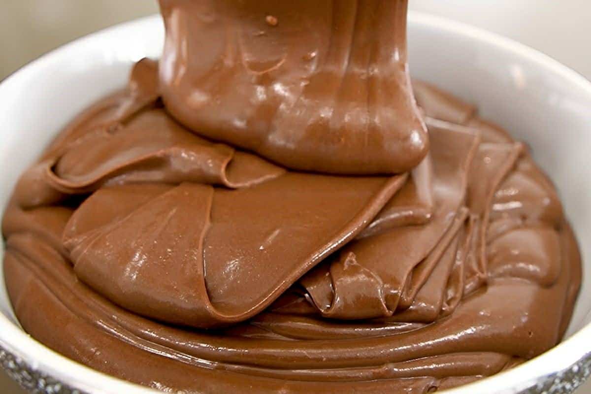 Mousse de chocolate perfeito sem leite condensado nem creme de leite