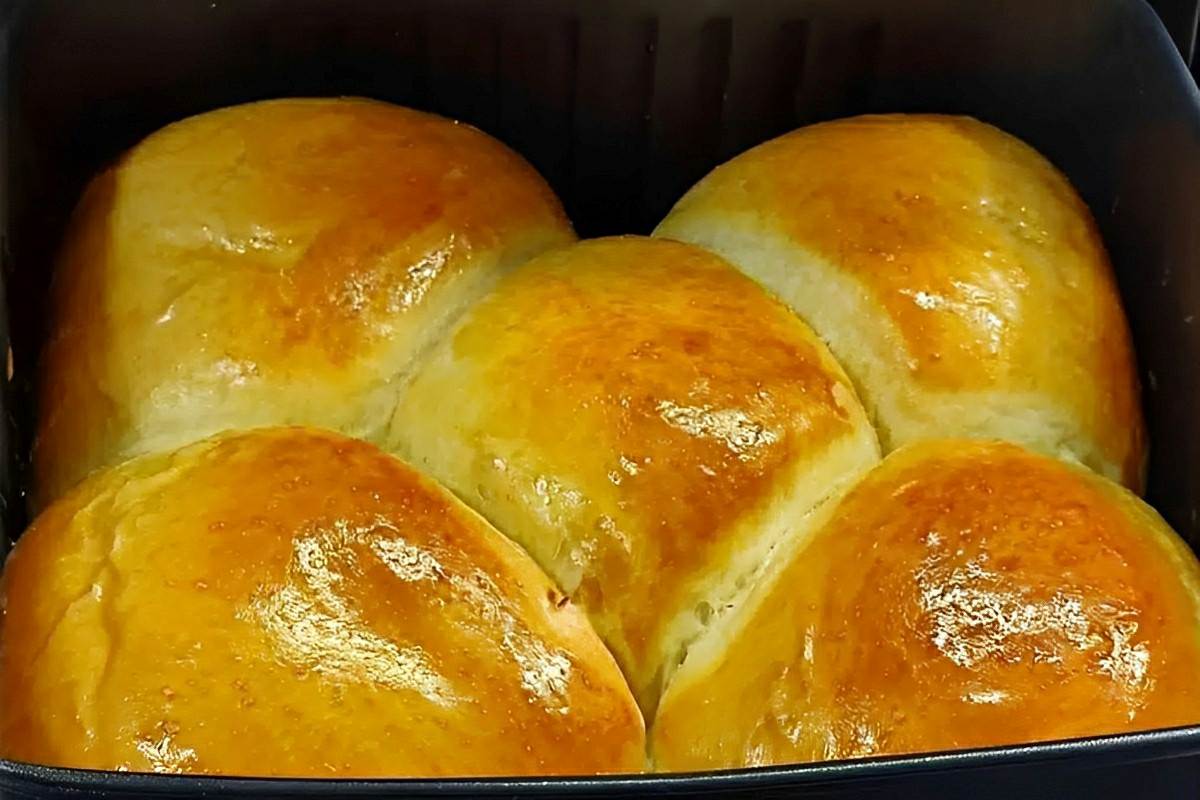 Pão caseiro na AirFryer muito fofinho delicioso e fácil de fazer
