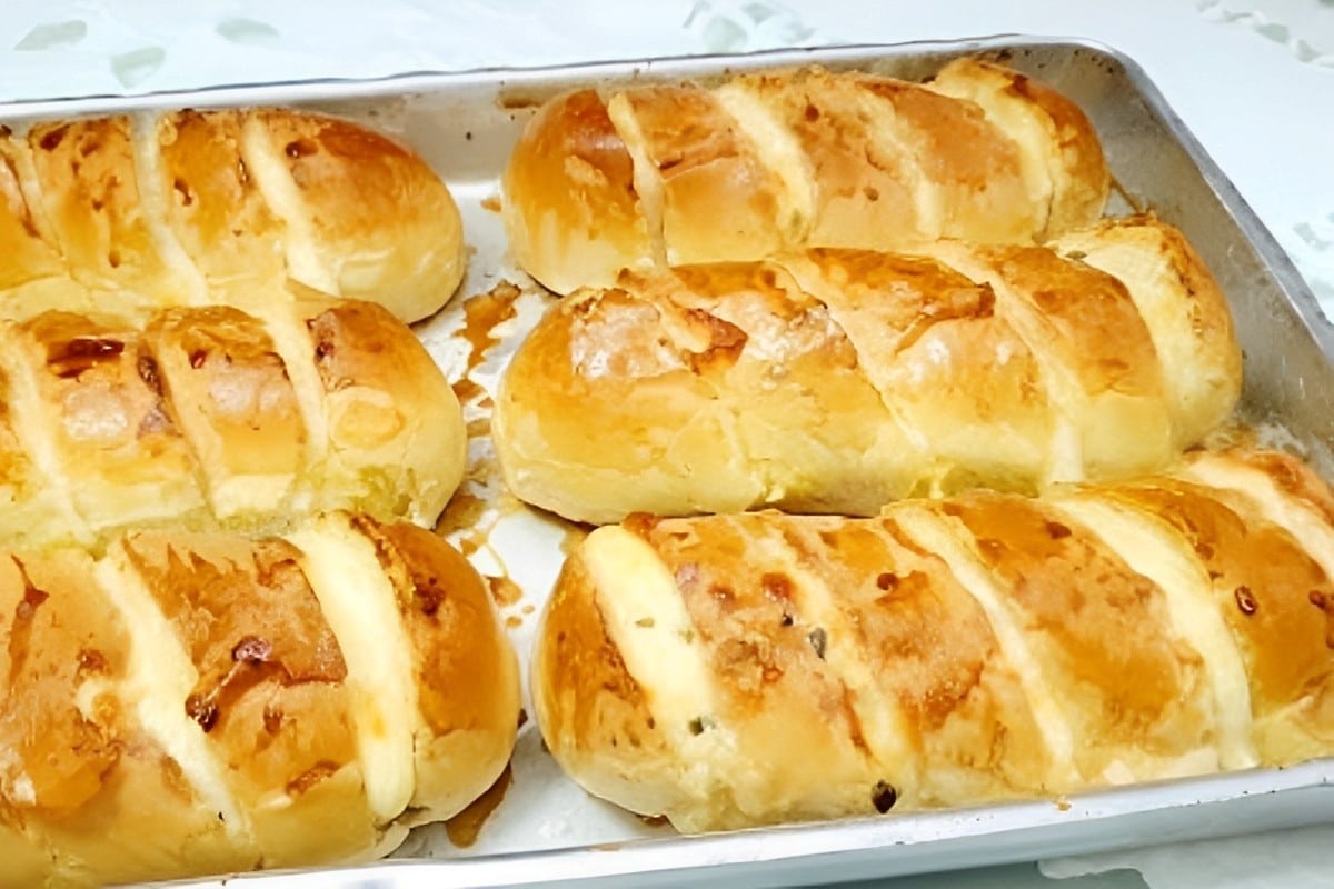 Esse pão de alho cremoso vai fazer o maior sucesso no seu churrasco