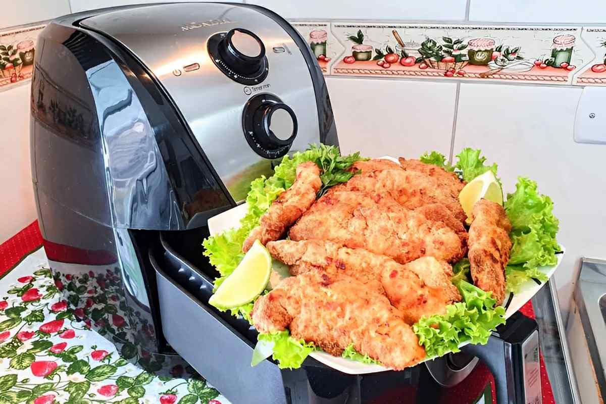 Peito de frango empanado na AirFryer muito crocante sequinho e delicioso