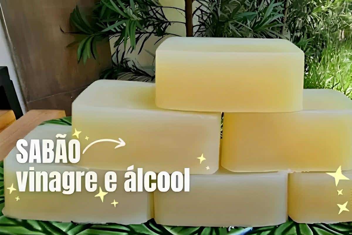 Sabão de álcool caseiro para deixar as roupas limpas macias e perfumadas
