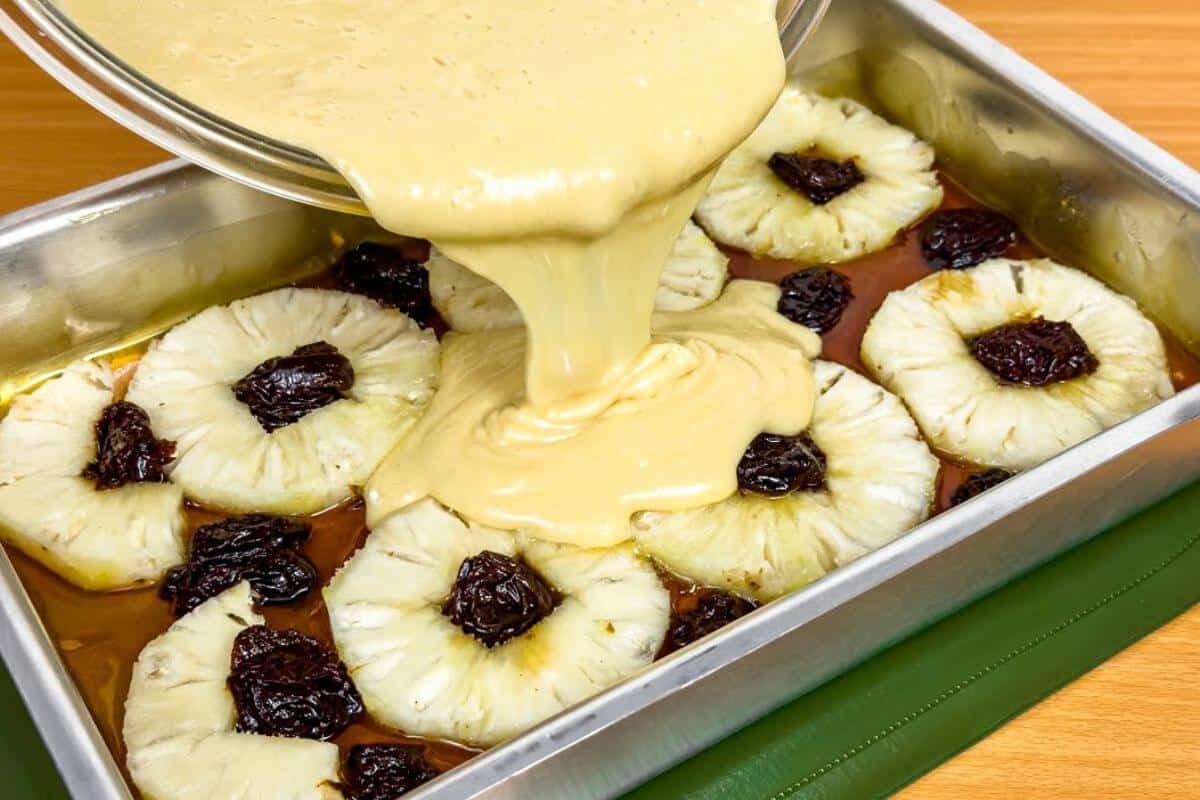 Esse é o melhor bolo de abacaxi que você vai fazer nesse fim de ano