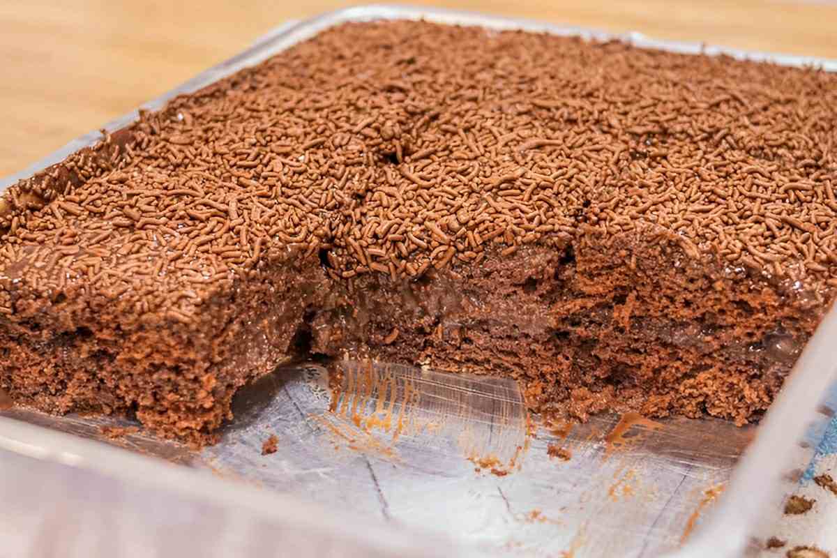 Bolo de brigadeiro recheado o mais irresistível para quem ama chocolate