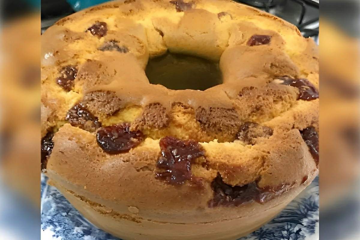Bolo de fubá com goiabada combina perfeitamente com a hora do seu café