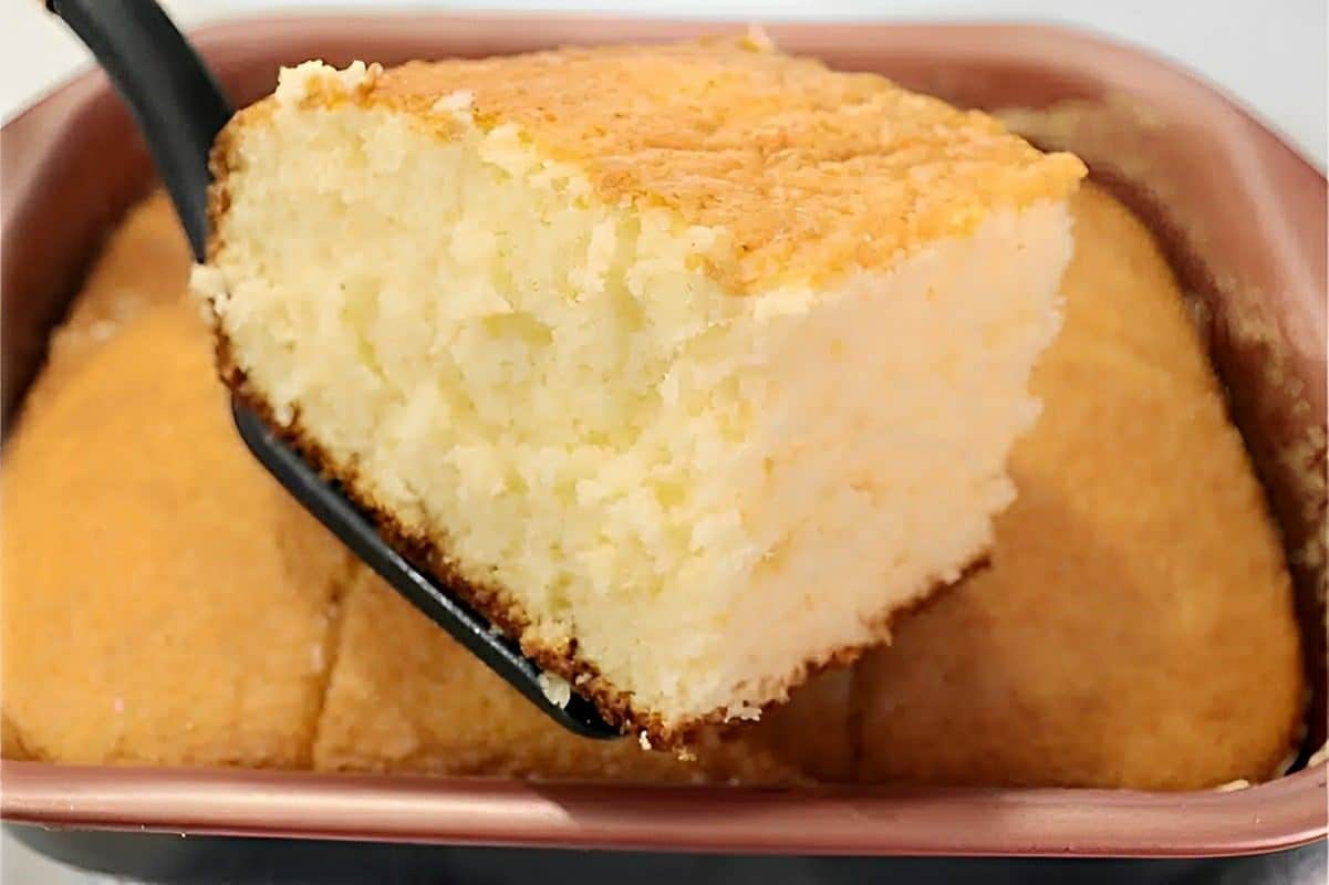 Bolo de leite quente feito sem óleo nem manteiga muito leve fofinho e saboroso