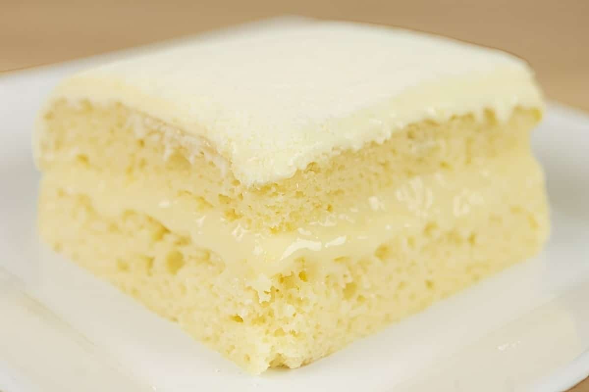 Bolo gelado de leite ninho fofinho e delicioso para o seu feriado prolongado