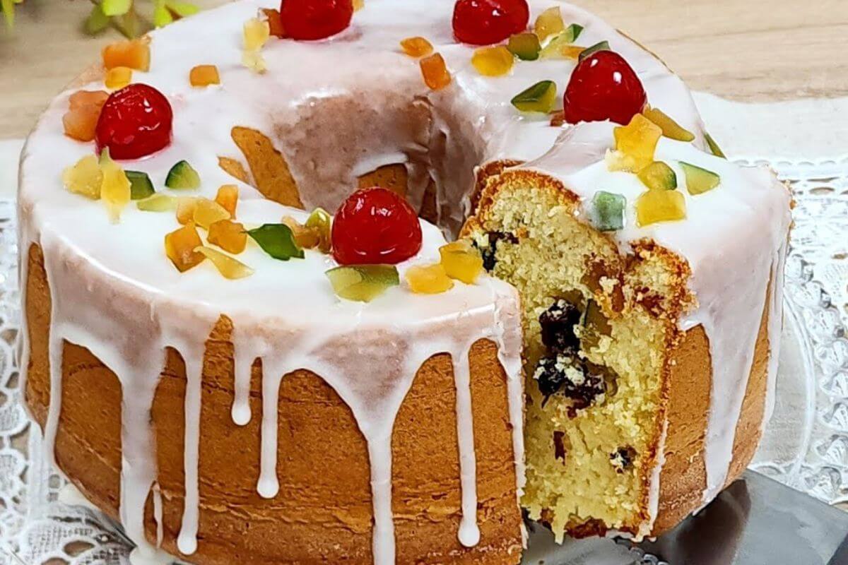 Bolotone dá para chamar de bolo e também de panetone importante é que fica uma delícia